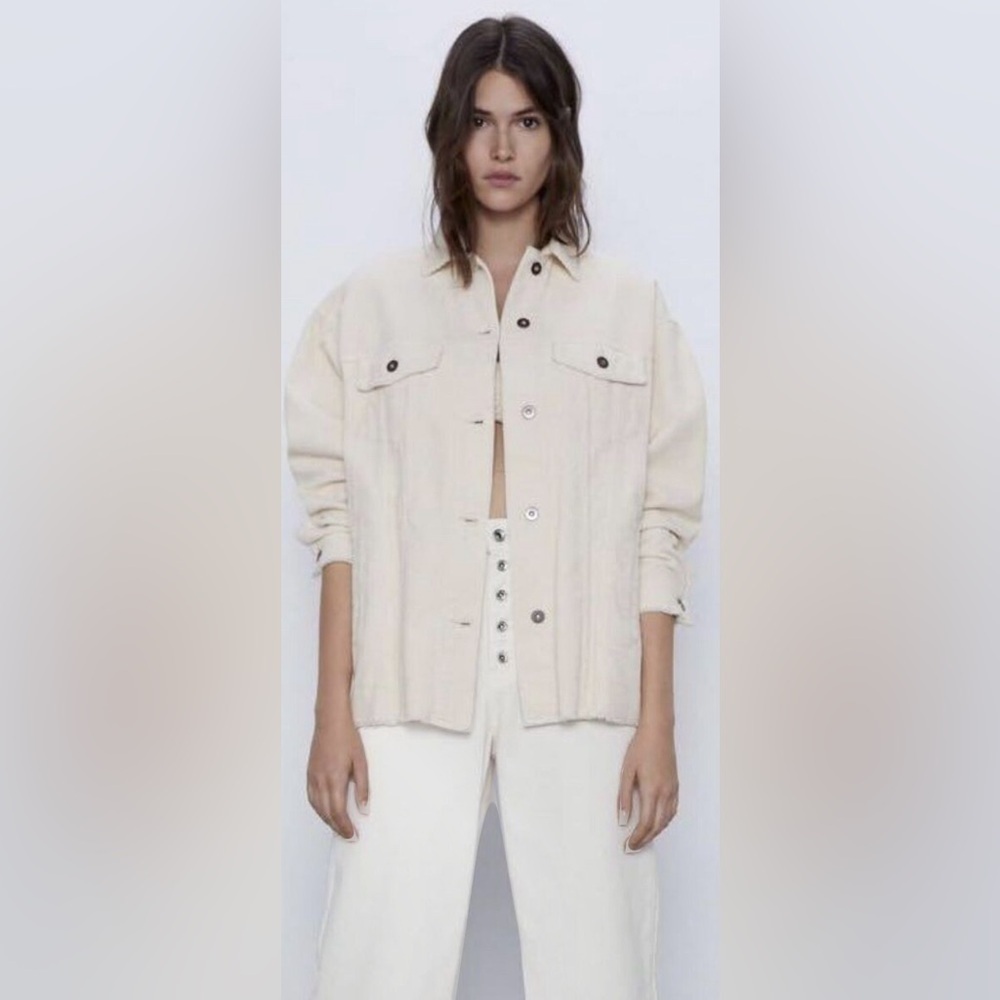 ZARA Sz M Shirt Jacket Oversized Corduroy Pockets Button Closure 100% Cotton